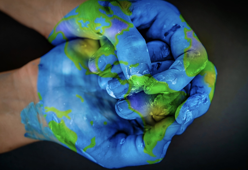 Global Paint Makers Shift to Sustainable Coatings with Water-Based and UV-Cured Solutions